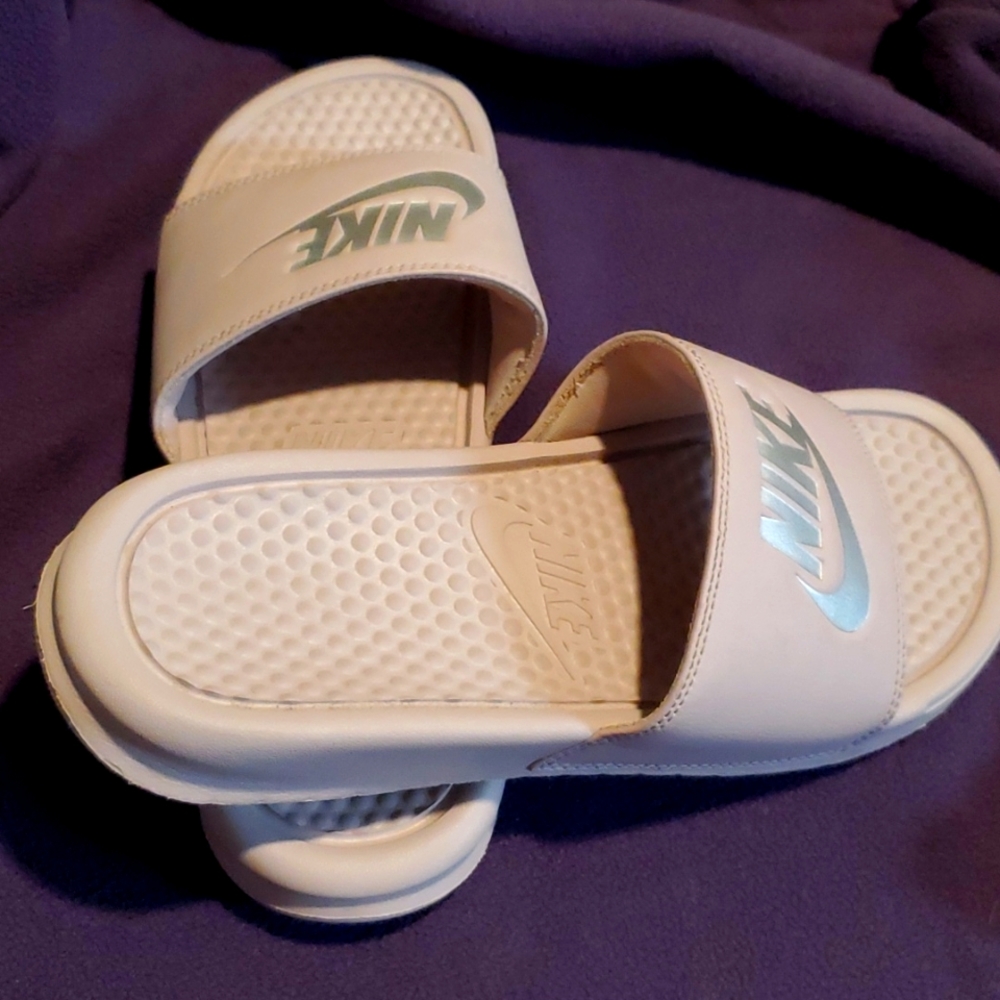 Nike WMN size 8